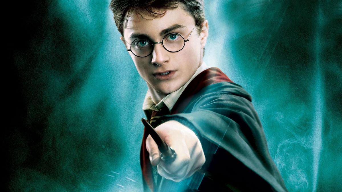 Daniel Radcliffe revela quantas varinhas realmente quebrou gravando 'Harry Potter' e não é a quantidade que os fãs achavam