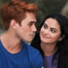 Criador de 'Riverdale' dá detalhes sobre futuro da relação de Archie e Veronica na 5ª temporada