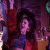 Esticando a Festa: Victoria Justice volta dos mortos para ajudar amiga em trailer de nova comédia da Netflix