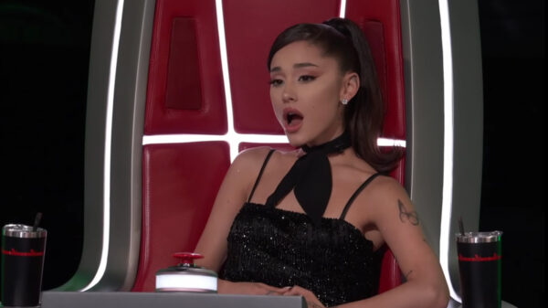 Ariana Grande esclarece rumores de briga com membro do seu time no 'The Voice'