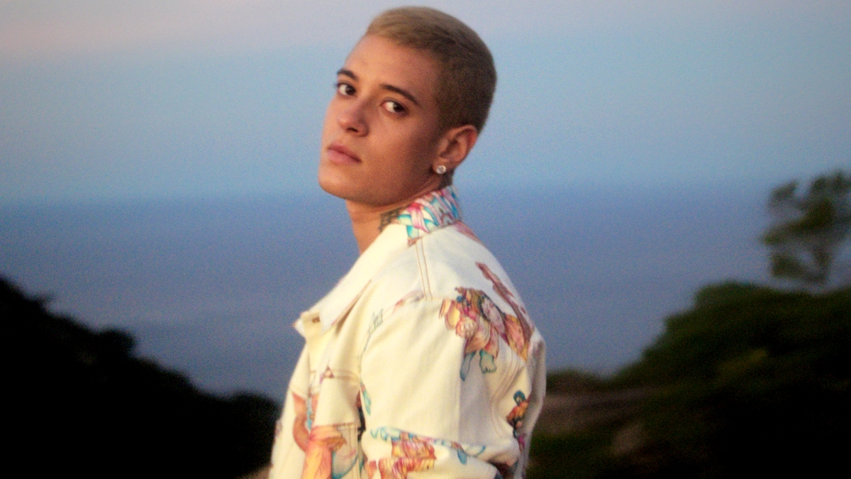 Nick Cruz dá detalhes de seu novo single, 'Tudo ou Nada', e revela dificuldades em ser um artista trans no Brasil (EXCLUSIVO)