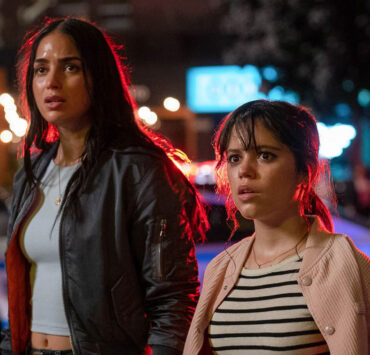 Melissa Barrera (Sam Carpenter) e Jenna Ortega (Tara Carpenter) em cena de 'Pânico 6'.