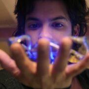 'Besouro Azul': filme com Xolo Maridueña e Bruna Marquezine ganha trailer cheio de ação; venha conferir!