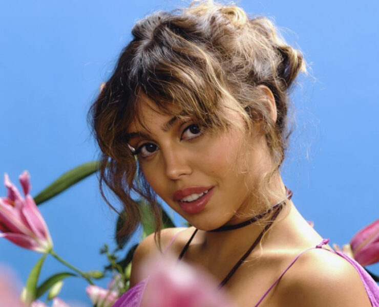 "É muito bom lançar uma música tão pessoal", diz Dora Sanches sobre novo single “Meu Lugar”,  parceria com Gabriel Sater