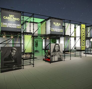 Experiência creme: de itens pessoais a cenários icônicos. confira a exposição do spotify