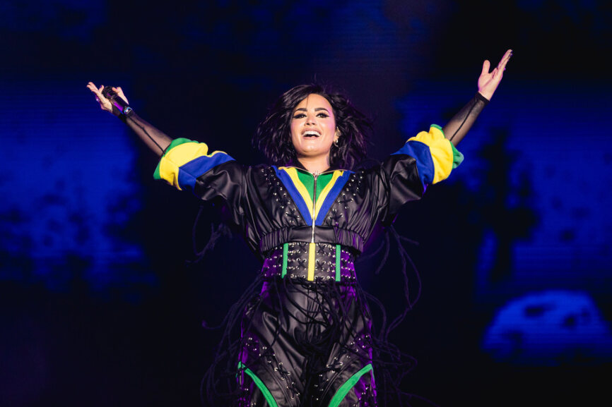 Demi Lovato conquista multidão de 100 mil pessoas no The Town Febre Teen
